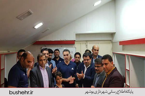 گزارش تصویری از حضور شهردار بندر بوشهر  در ورزشگاه شهید بهشتی بوشهر و تماشای بازی شاهین شهرداری با مس رفسنجان