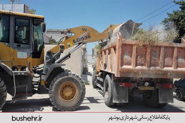 عملیات جمع‌آوری و پاک‌سازی خاک و نخاله‌های رها شده در سطح شهر بوشهر اجرایی شد